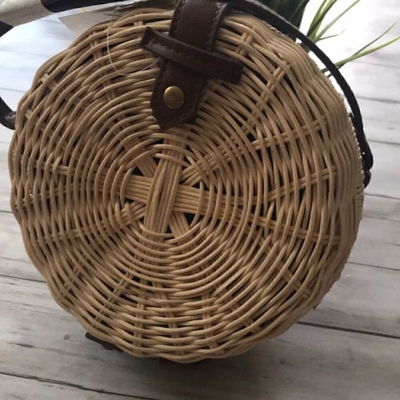 ASOS Handmade natural Straw Circle Bag. - Picture 1 of 7